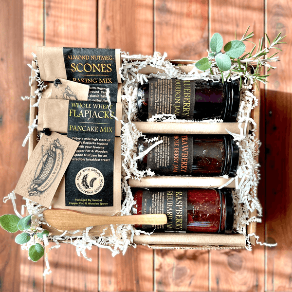 Cozy Breakfast Gift Box - Copper Pot & Wooden Spoon
