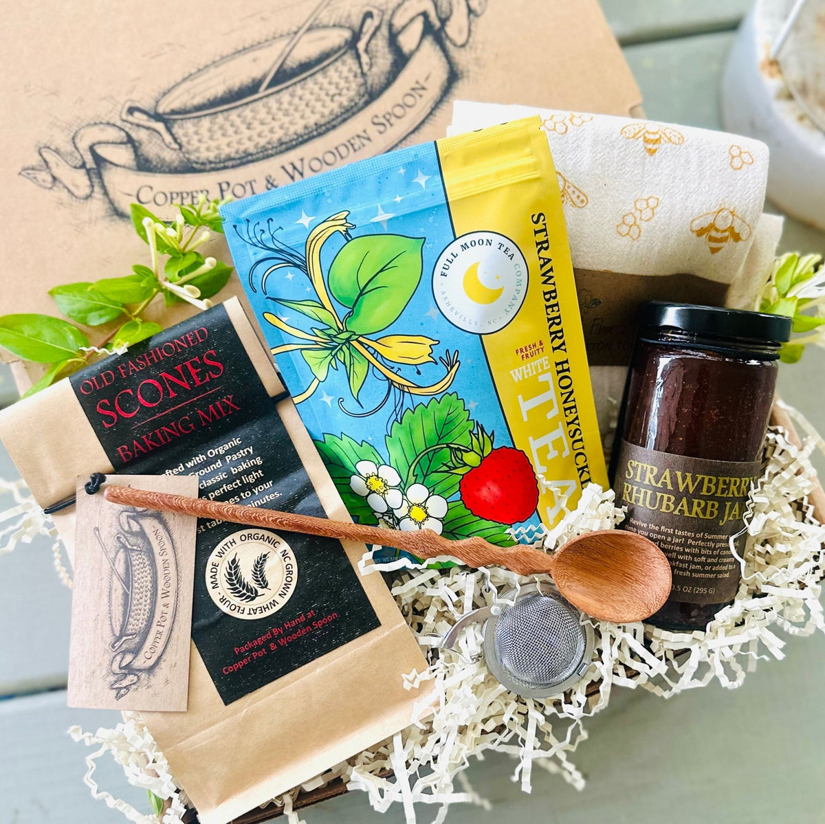 GOURMET FOOD GIFT BOXES – Copper Pot & Wooden Spoon